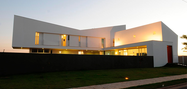 Residência em Cuiabá é elogiada por órgão de arquitetura russo