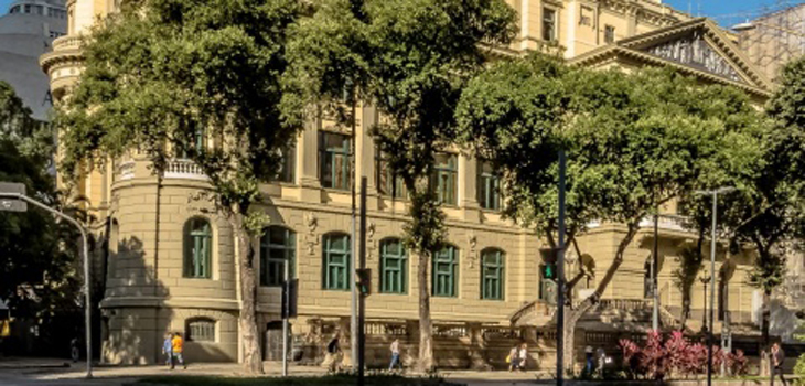 Restauração da fachada da Biblioteca Nacional é concluída no RJ