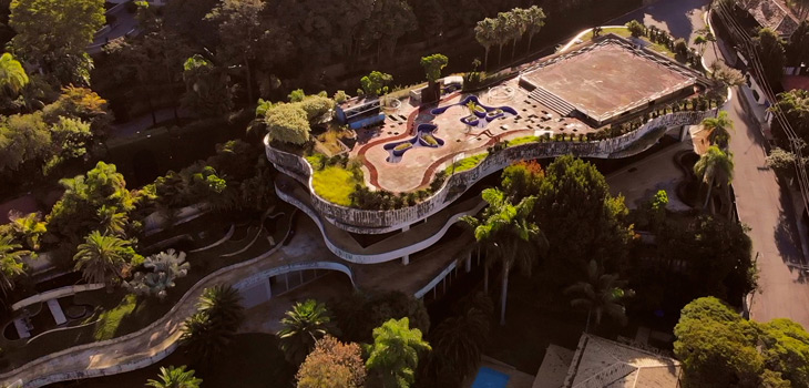 Mansão projetada por Ruy Ohtake é colocada à venda por 70 milhões de reais