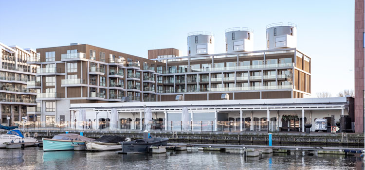 Projeto holandês transforma antigo terminal marítimo em complexo residencial