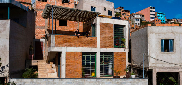 Casa na periferia de BH concorre a prêmio internacional de arquitetura