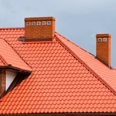Saiba como calcular a inclinação de telhados para uma cobertura impecável